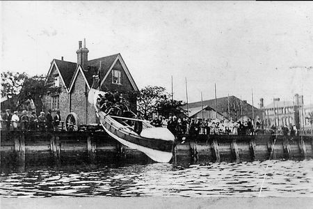 Lifeboat launching at Strood